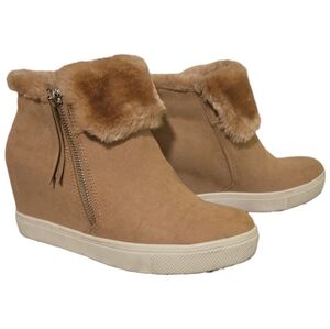 Brash Beige Tan Booties with Fur EUC Size 7.5 in Original Box